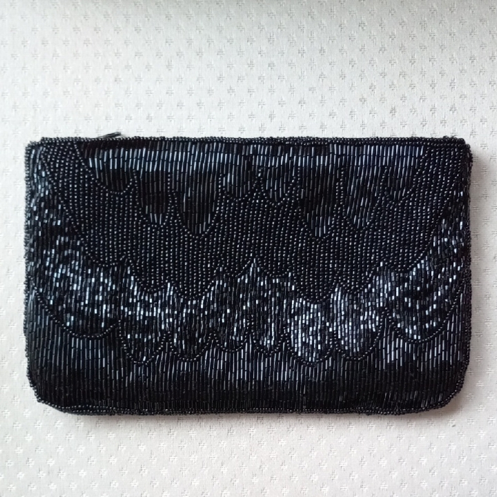 LORD &TAYLOR BEADED BLACK CLUTCH